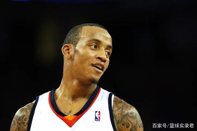 美媒：丹·吉尔伯特接近以55亿美元估值出售骑士少数股权